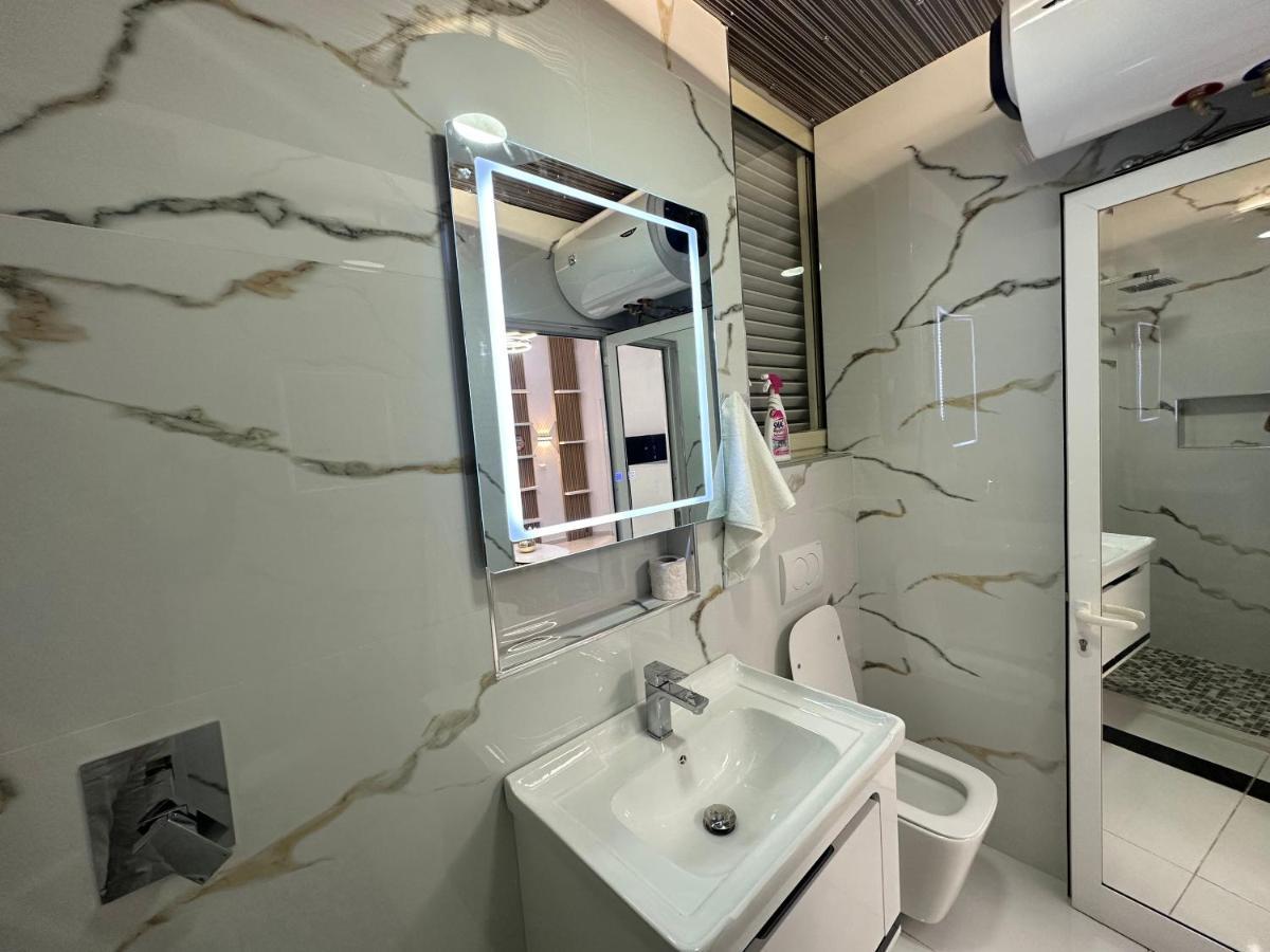 Esto'S Apartament Near Tirana Airport 1 - Self Checkin -Netflix - Free Parking Valjiosi 외부 사진